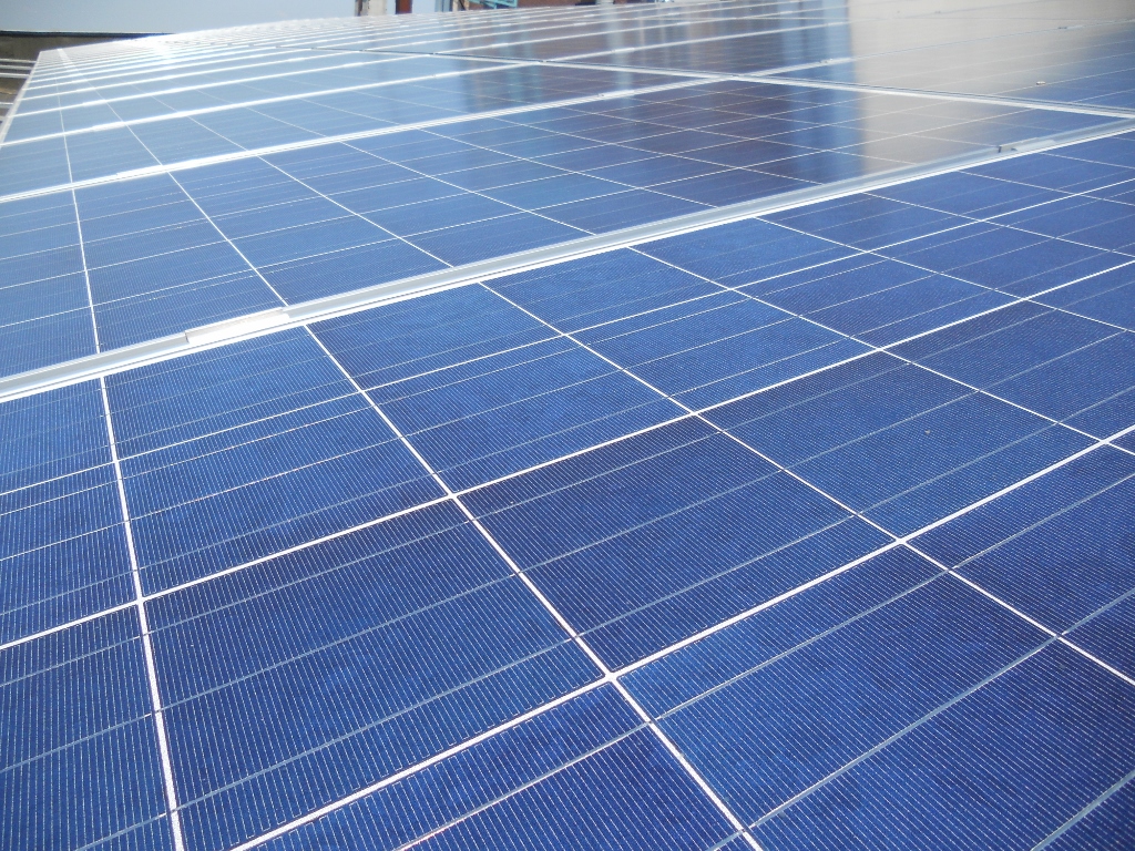 28,2 kWp на покрива на жилищна сграда в София 28,2 kWp на покрива на жилищна сграда в София